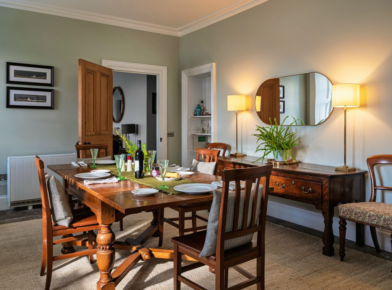 Eilean Sionnach Lighthouse Cottage period cottage to book, Isleornsay, Isle of Skye, interior view 6