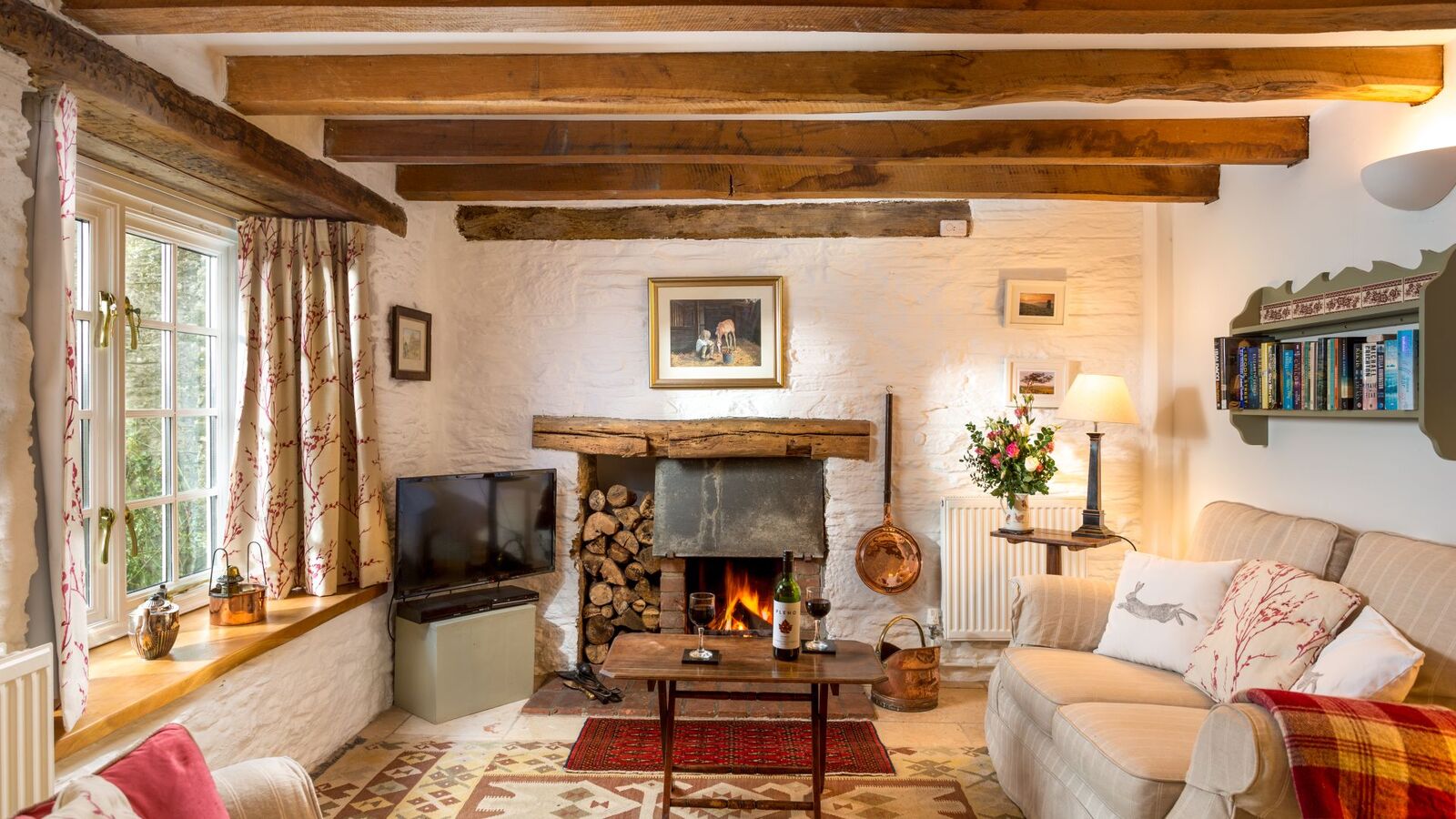 Hollyhock Cottage period cottage to book, Duloe, Cornwall, interior view 7